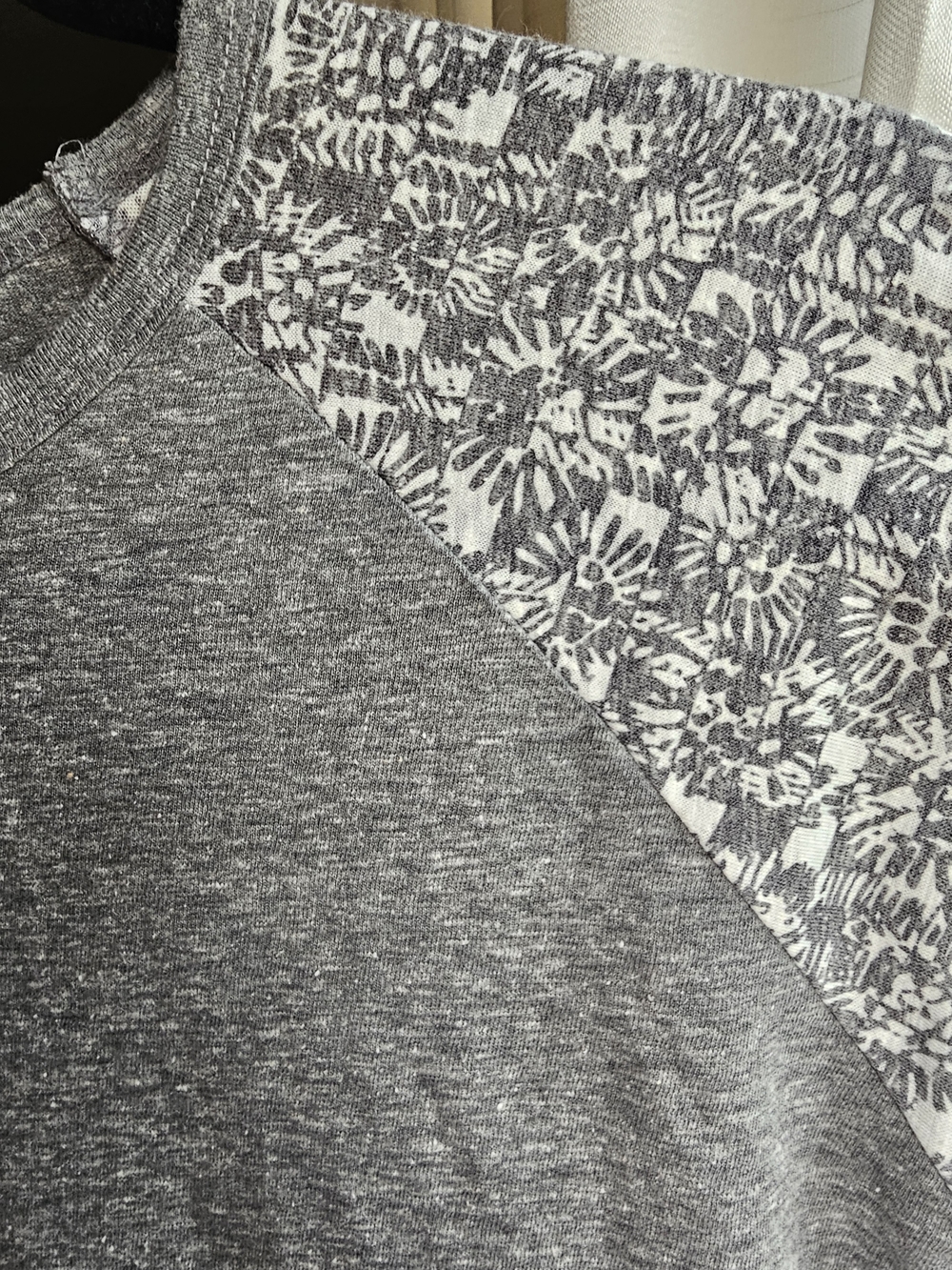 Gray Printed Raglan Randy Tee - Picture 3 of 7
